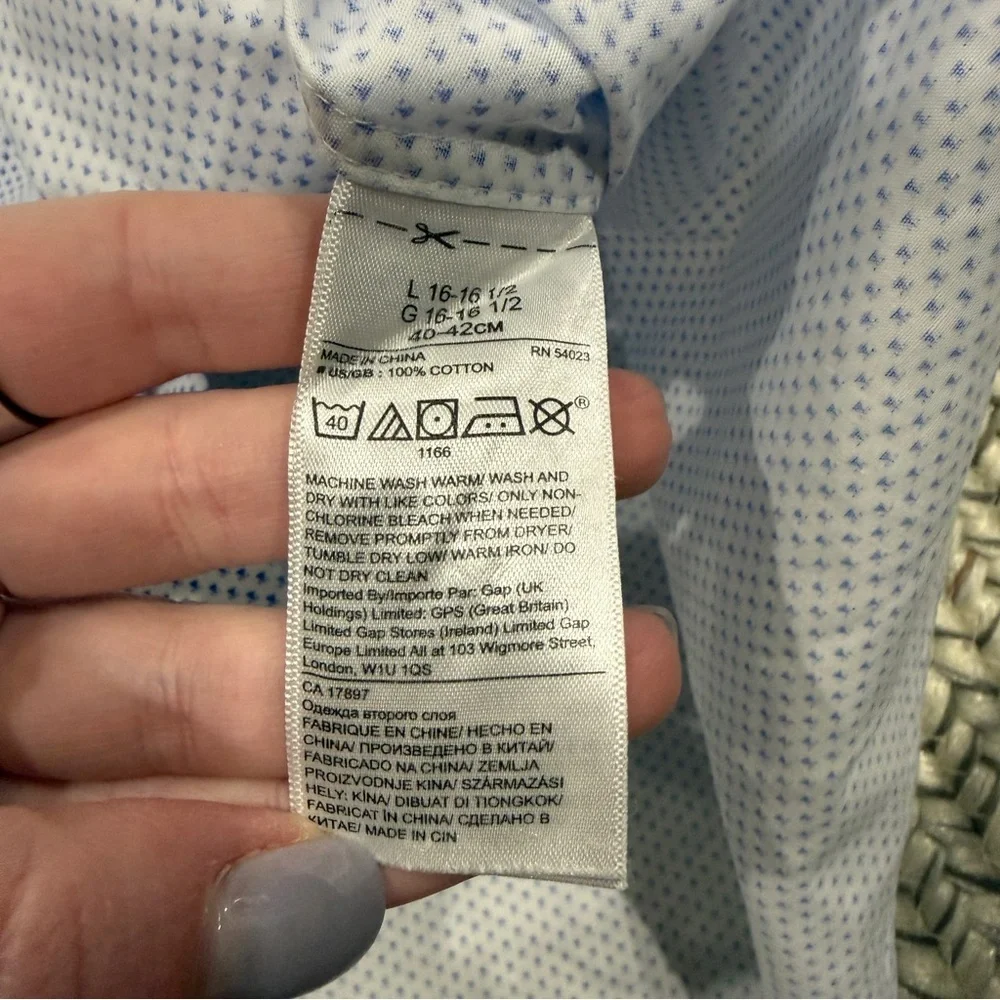 Banana Republic White and Blue Slim Fit Non-Iron Cotton Button Down Shirt